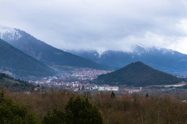 Yunanistan 'ın Epirus, Tzoumerka, Karpenisi ve Zagorihori kentlerindeki dağ manzaraları