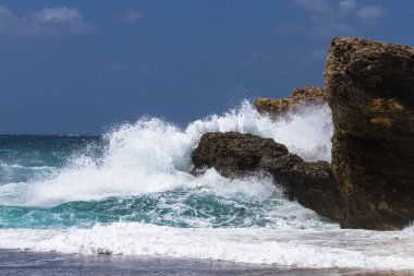 Malta adasındaki deniz kıyısı