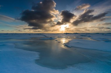 kış sezonu karlı manzara  