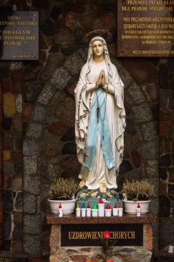 Bakire Meryem Hristiyan heykeli 