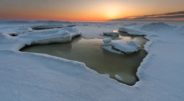 Tramonto Sul Lago Ghiacciato — Foto Stock