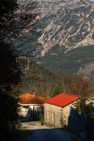 Будинок Валуни Горах Греція — стокове фото