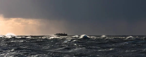Baltık Deniz Kıyılarında Dalgalar — Stok fotoğraf