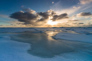 kış sezonu karlı manzara  