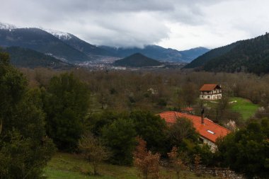 Yunanistan 'ın Epirus, Tzoumerka, Karpenisi ve Zagorihori kentlerindeki dağ manzaraları