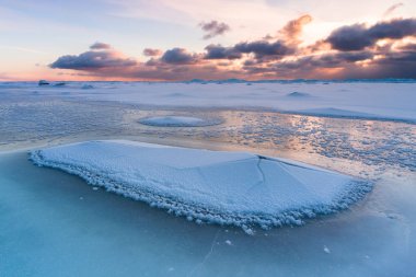 kış sezonu karlı manzara 