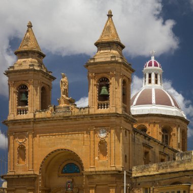 Malta adasındaki eski katedral