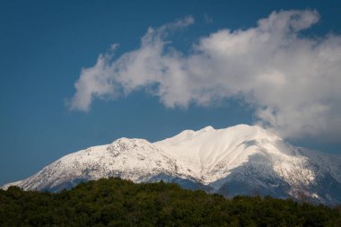 Yunanistan 'ın Tzoumerka kentindeki dağ manzaraları