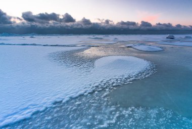 kış sezonu karlı manzara 