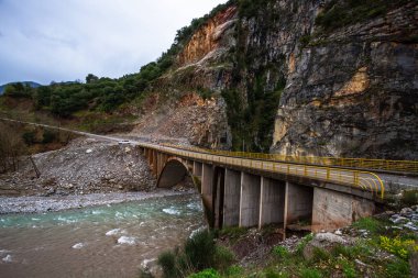 Yunanistan dağlarında nehirler ve ulusal park