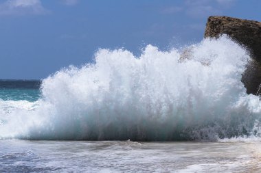 Malta adasındaki deniz kıyısı