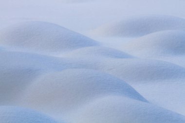 Kış mevsiminde karlı bir zemin