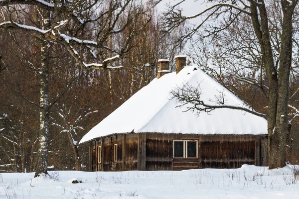 Edifício Velho Neve Estação Inverno — Fotografia de Stock