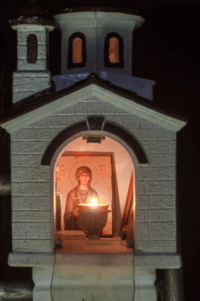 Pequeña Estatua Cristiana Por Noche — Foto de Stock