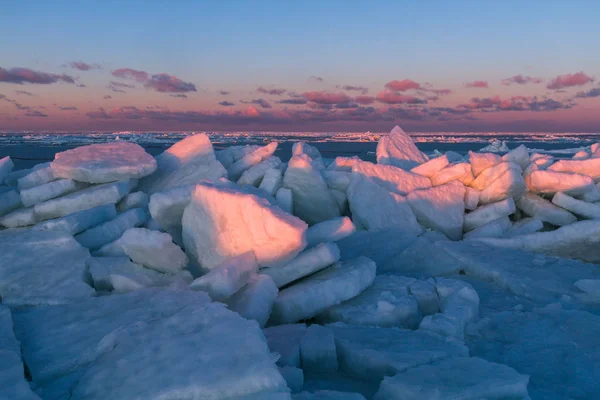 Zeekust Met Ijs Het Winterseizoen — Stockfoto