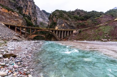 Yunanistan dağlarında nehirler ve ulusal park