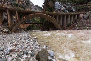Yunanistan dağlarında nehirler ve ulusal park