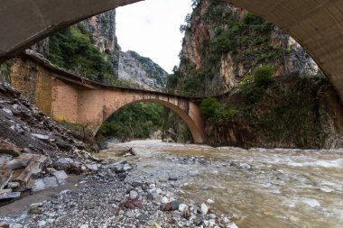 Yunanistan dağlarında nehirler ve ulusal park