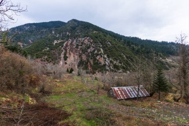 Brick dağlarda terk edilmiş bir bina