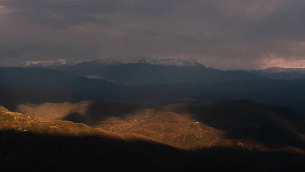Прекрасний Захід Сонця Горах — стокове фото