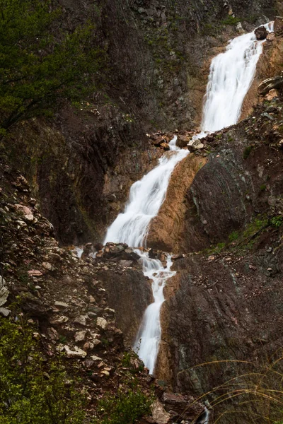 Högt Vattenfall Bergen Dagen — Stockfoto