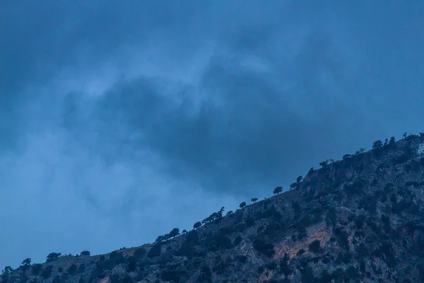 Όμορφη Θέα Του Βουνού Και Του Ουρανού — Φωτογραφία Αρχείου