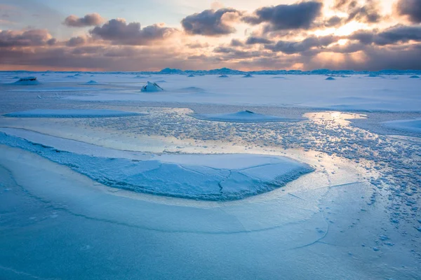 Besneeuwde Landschap Winterseizoen — Stockfoto