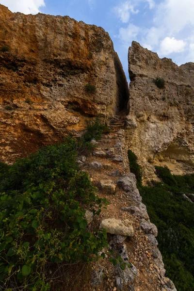 Malta adasında harabeler inşa etmek