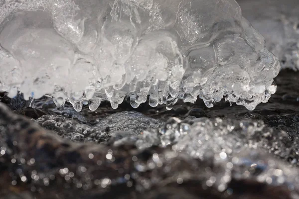 Замерзшая Вода Зимнем Пейзаже — стоковое фото