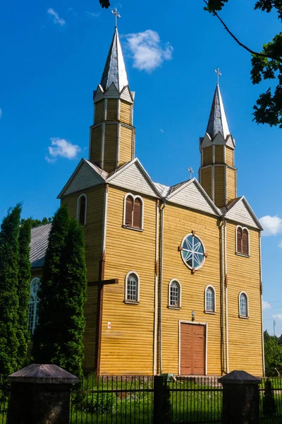 Chiesa Cristiana Giorno Sole — Foto Stock