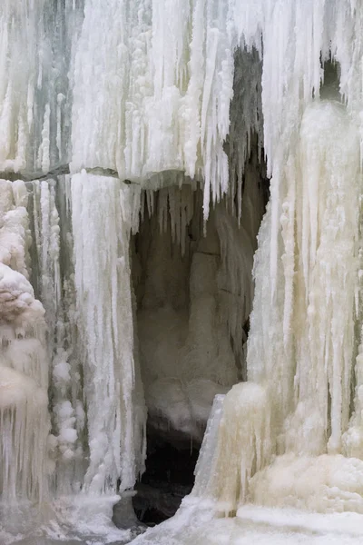 Cascada Congelada Temporada Invierno — Foto de Stock