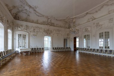 Devlet inzivası, Rusya-Petersburg