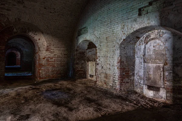 Interior Antigo Edifício Tijolos Abandonados — Fotografia de Stock