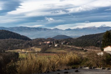 Gündüzleri güzel dağ manzarası