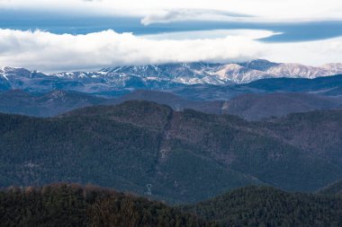 Gündüzleri güzel dağ manzarası