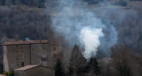 Smoke European Village Daytime — ストック写真