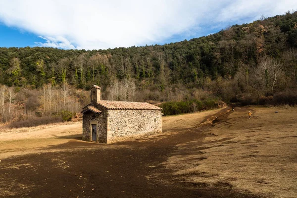 Old Brick Building Mountains Daytime — 스톡 사진