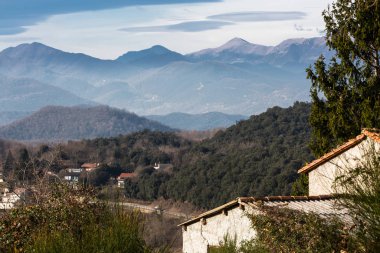 Gündüzleri güzel dağ manzarası