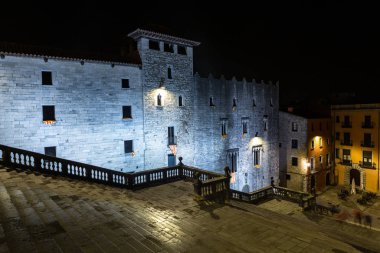 Gece vakti eski Avrupa kenti