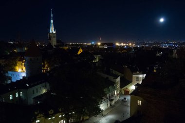 Gece vakti eski Avrupa kenti