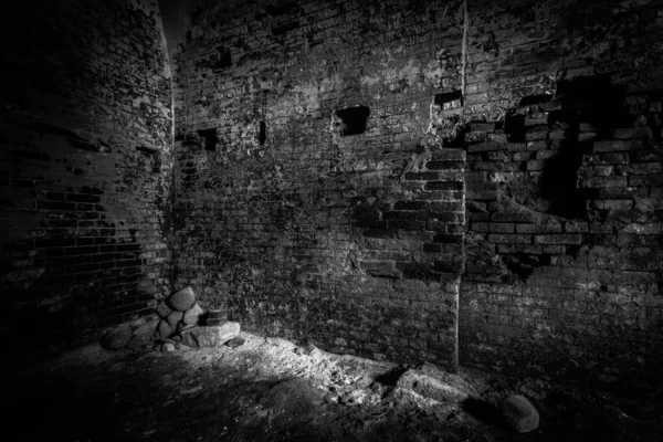 Interior Ladrillo Abandonado Viejo Edificio Oscuro — Foto de Stock