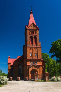 Gündüz vakti güzel eski kilise