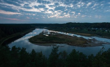 Akşam vakti güzel bir manzara.