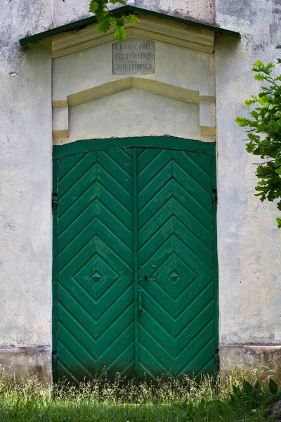 Porta Verde Igreja Velha — Fotografia de Stock