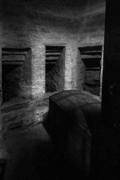 Interior Edifício Velho Escuro Tijolo — Fotografia de Stock