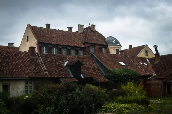 Kleine Europäische Stadt Mit Alten Gebäuden — Stockfoto