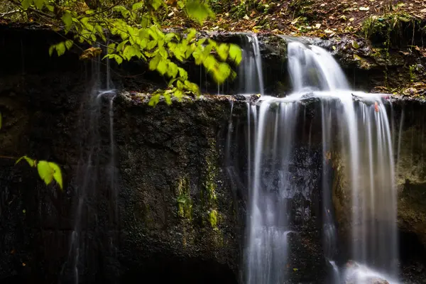 Hermosa Cascada Bosque Salvaje — Foto de Stock