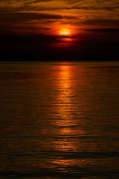 Stenen Zee Kust Bij Zonsondergang — Stockfoto