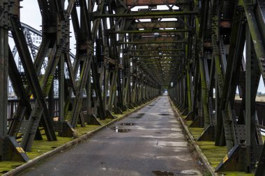Çzew 'deki eski demiryolu köprüsü.