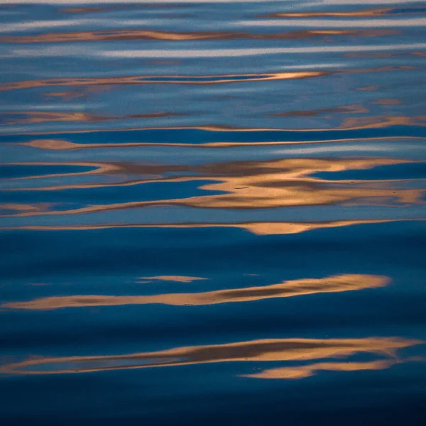 Abstrakter Hintergrund Mit Wellen Und Licht — Stockfoto